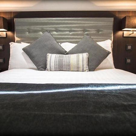 The W14 Kensington Hotel London Bagian luar foto