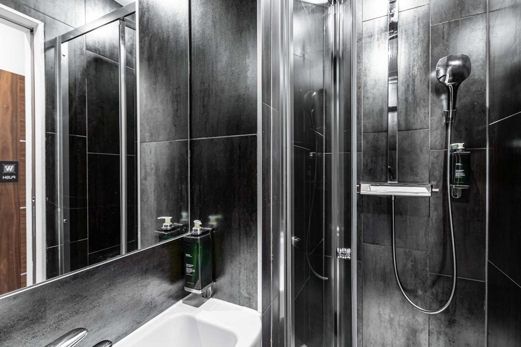 The W14 Kensington Hotel London Bagian luar foto