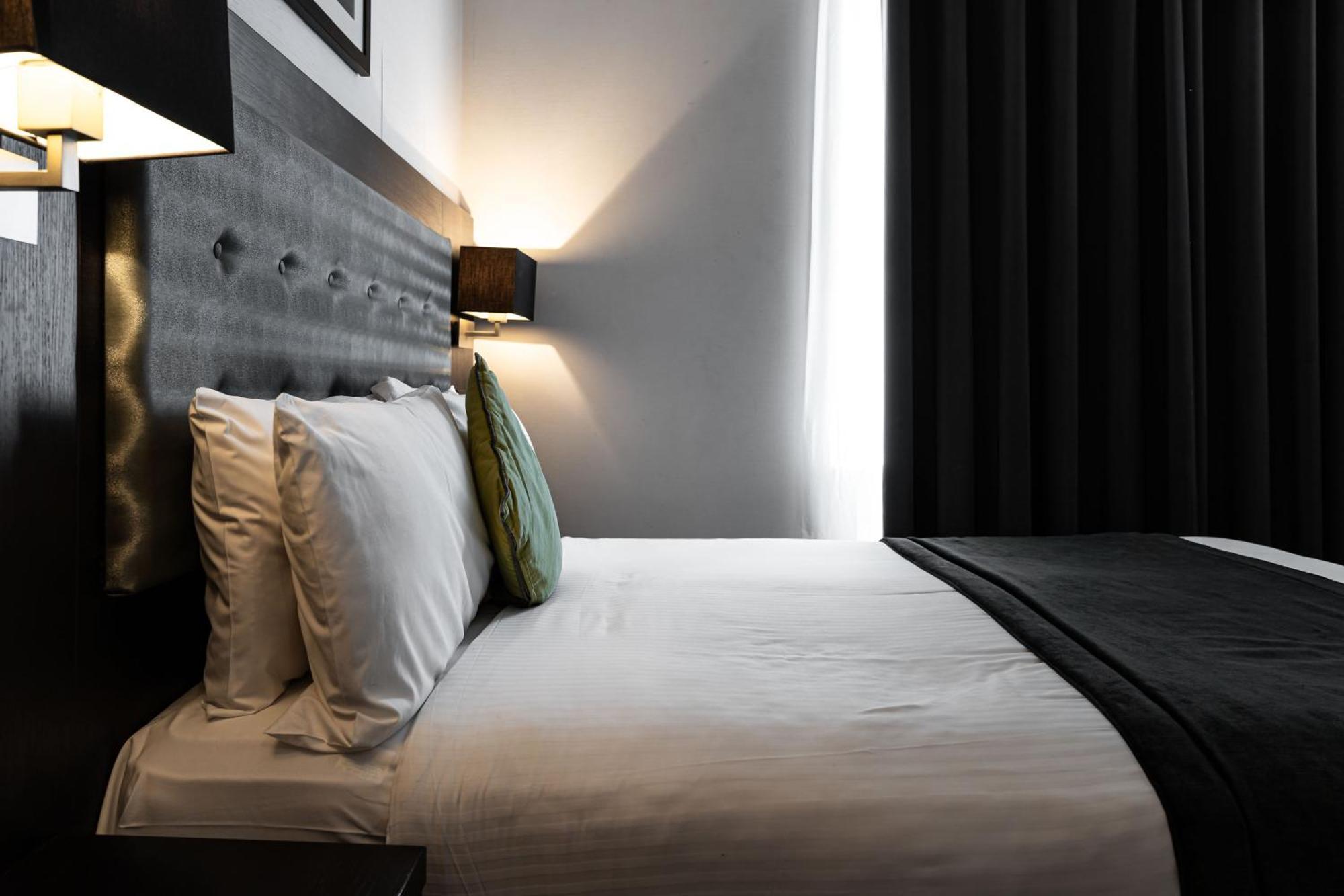 The W14 Kensington Hotel London Bagian luar foto