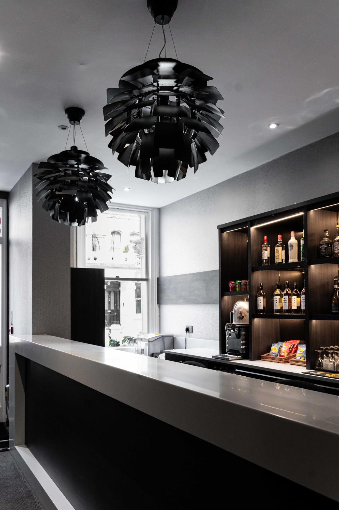 The W14 Kensington Hotel London Bagian luar foto