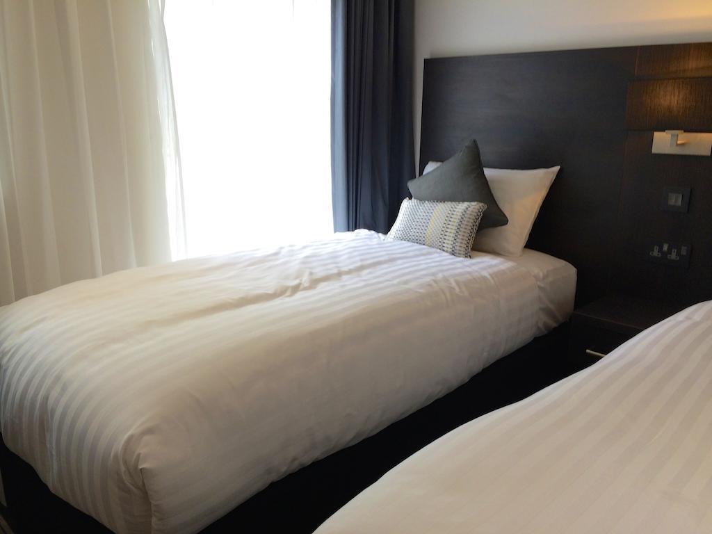 The W14 Kensington Hotel London Bagian luar foto